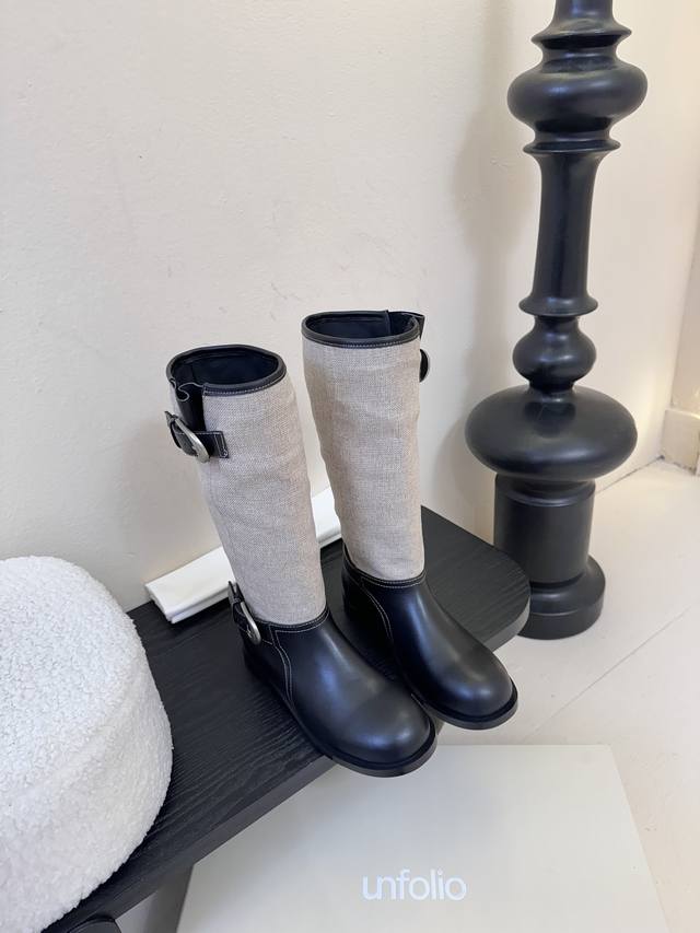 Unfolio Autumn/Winter New Arrival These Unfolio long boots are amazing! The ligh