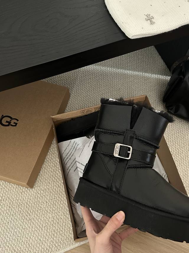 Smooth low-top platform riding boots, black smooth leather with metal buckles,