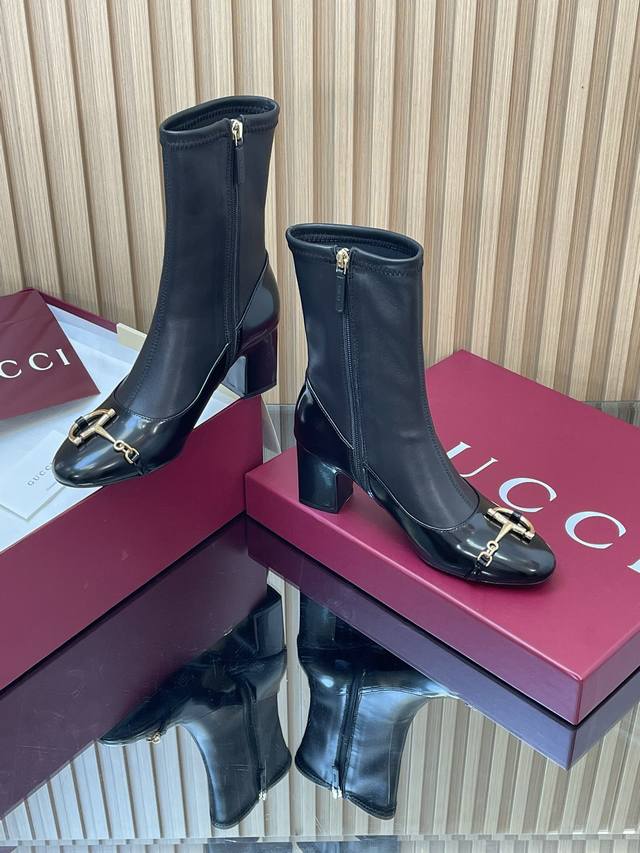 Gucc High-End Boutique 2025 Autumn/Winter New Arrival Big D Half Horsebit Ankle