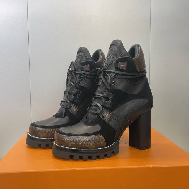 Factory Price Louis Vuitton* 2025 Autumn/Winter New Lace-up Martin Motorcycle An