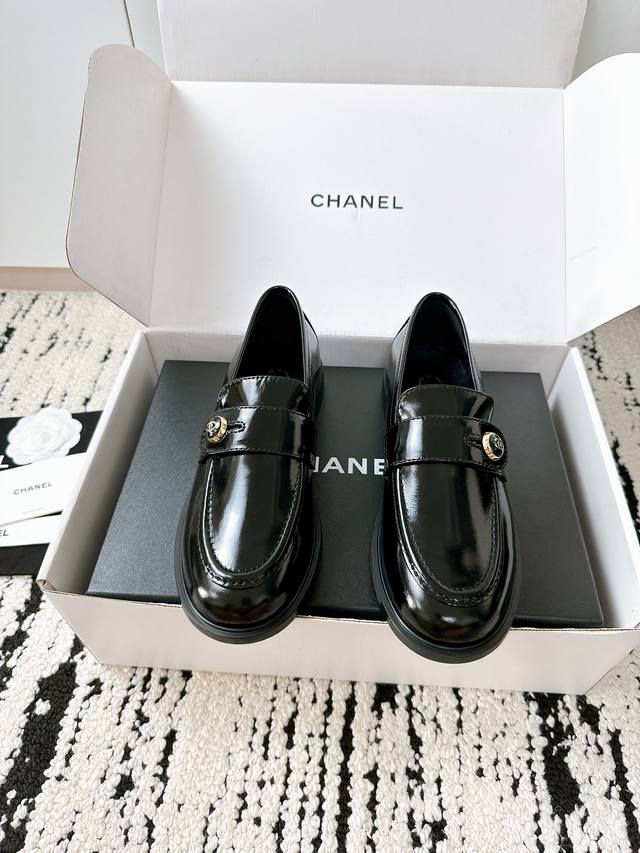 New versatile loafers, an exclusive must-have bestseller, irresistible goddess