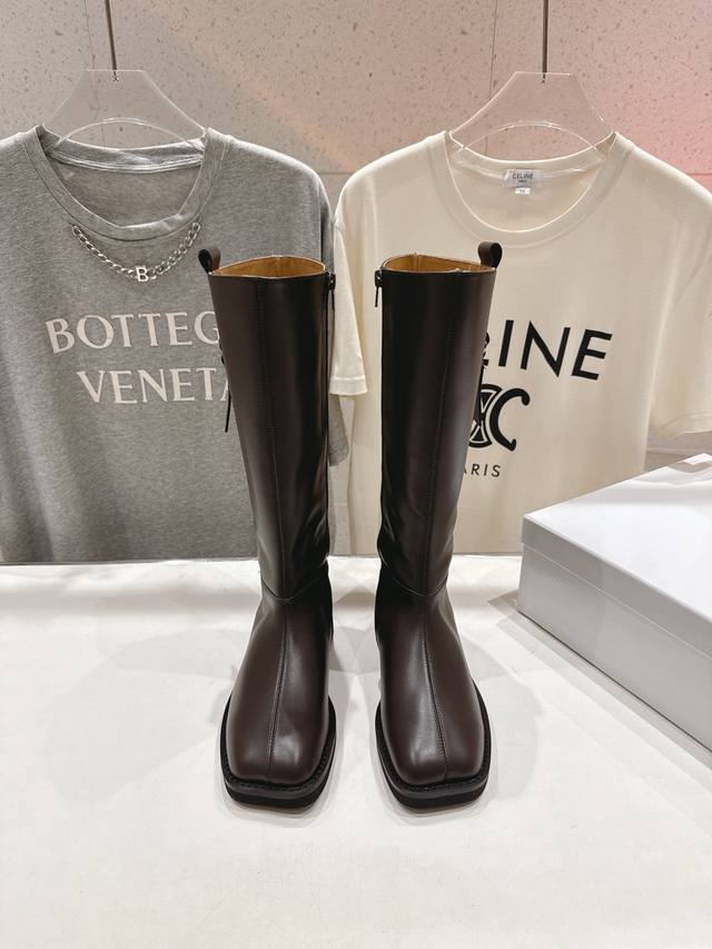 Margiela Square Toe Classic Mid-Calf Boots. A must-have for influencers! Super
