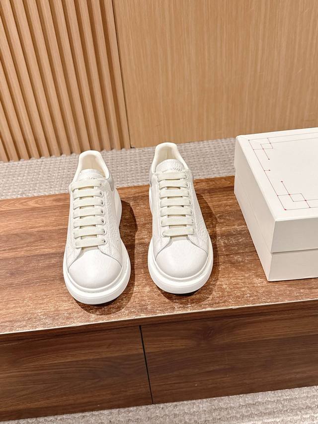 Men's +10 Grey Leather Heel Beige Stone Texture Upper# McQueen is undoubtedly th