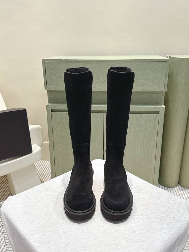 High-quality Chanel black platform riding boots, made with premium cowhide leat