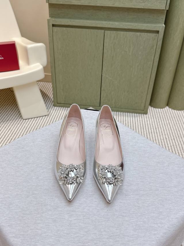 Retail-grade New arrival of the Jewel Heel series patent leather buckle shoes!