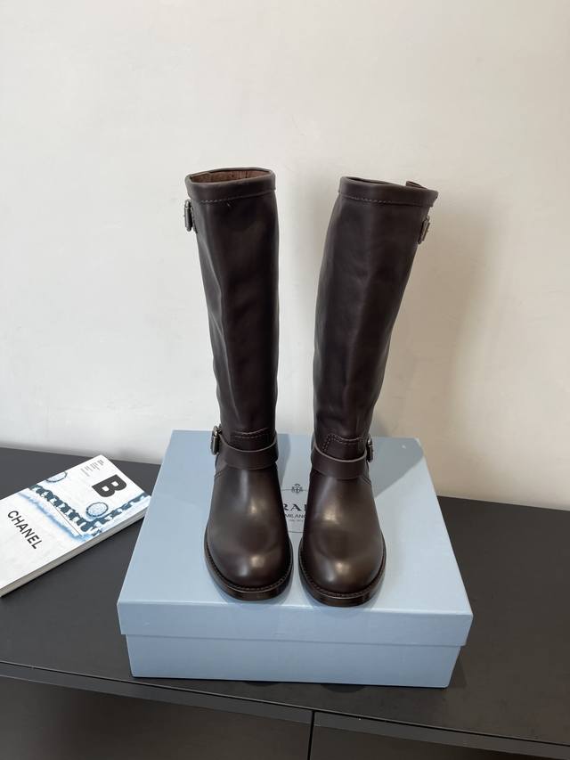Prada 26 Early Spring New Runway King of Boots: New Season Distressed Series wi