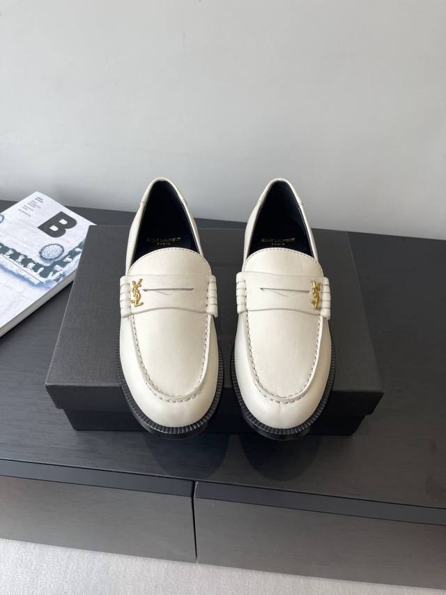 Saint Laurent classic loafers/slip-on shoes - an incredibly popular style! We cu