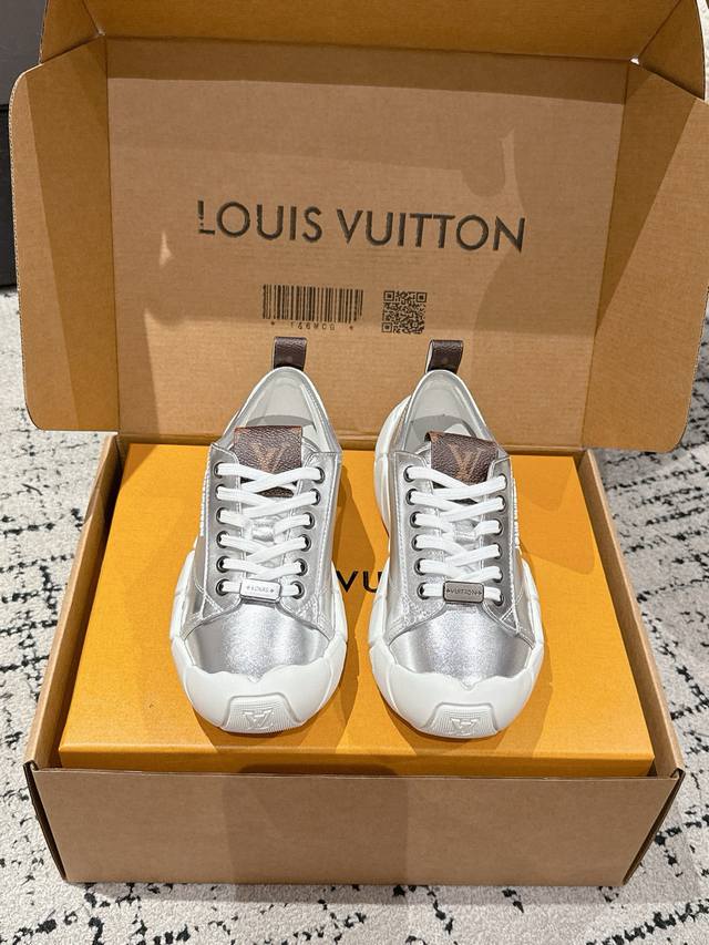 Top-tier version Louis Vuitton's latest Bubble series cloud-patterned loafers, c