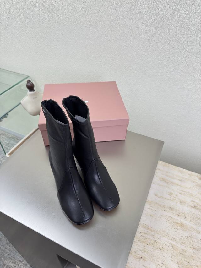 Expensive Miu'miu Loafers in Elastic Lambskin Black Elastic Lambskin with Plant
