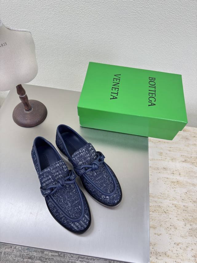 Blue Denim Washed Distressed Leather Buckle Shoes Bottega Venet* Women's Astair