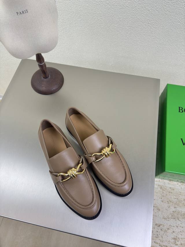 Bottega Venet* Women's Astaire Loafers 1:1 replica, identical construction and h