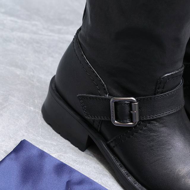 Prada 25Wf Autumn/Winter New Arrival Belt Buckle Boots Retro Chunky Heel Boots