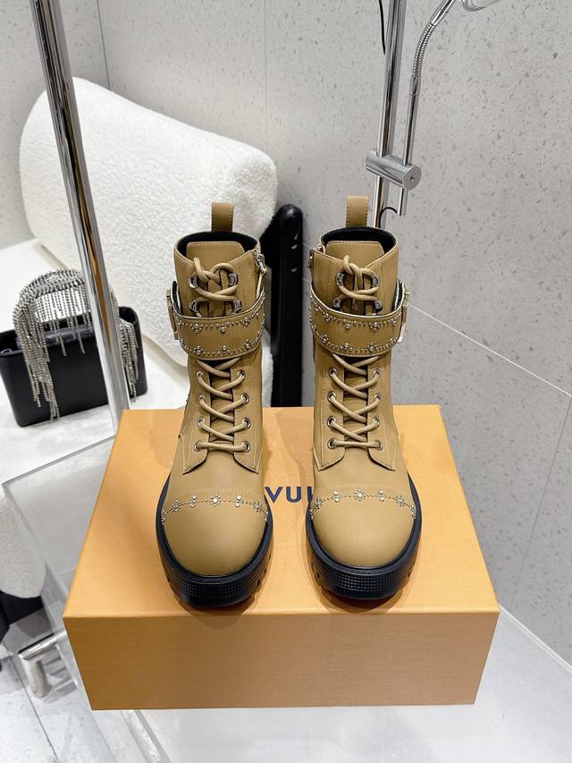 Top-tier version Louis Vuitton 25Ss Fall/Winter New LV Round Toe Lace-up Martin