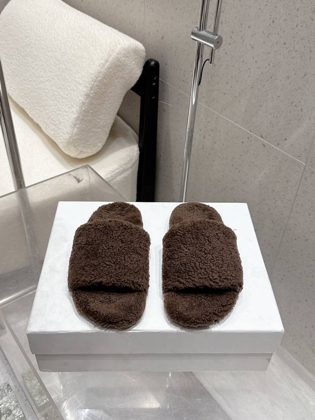 Retail-grade 25Ss New Autumn/Winter The Row Cute Lambswool Slippers, Fashionable