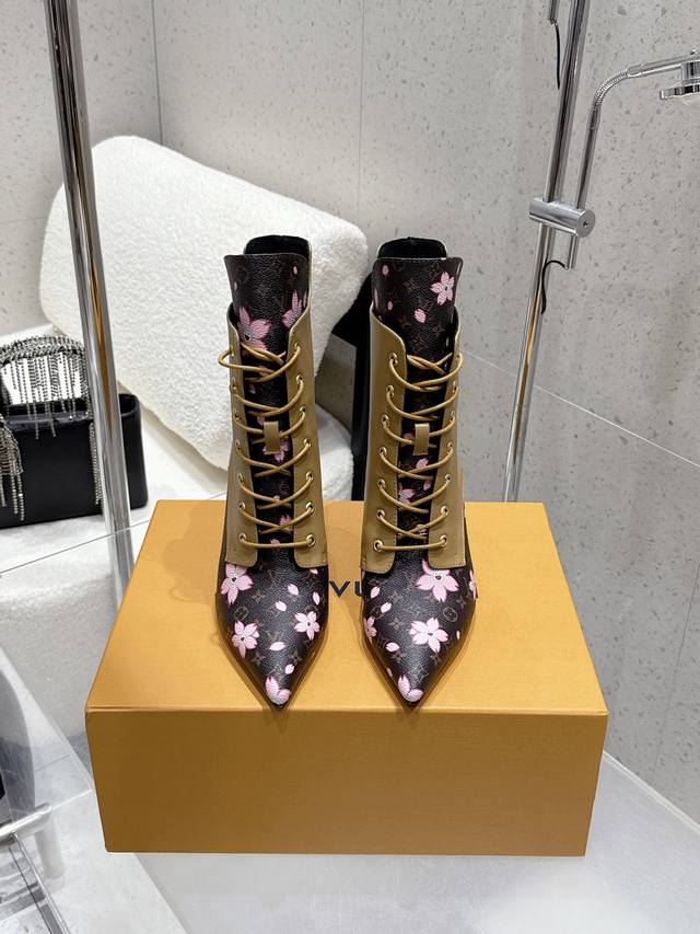 Louis Vuitton 25Ss Lv New Autumn/Winter High-Heeled Martin Boots, Ankle Boots, V