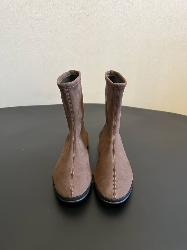 Dongguan-made The Row* Autumn/Winter New Retro Flat Ankle Boots Featuring the "T