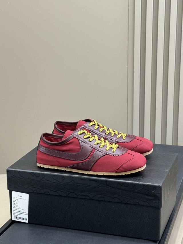 Top Quality Dries Van Noten Elegant Sport This season, Dries Van Noten makes a f