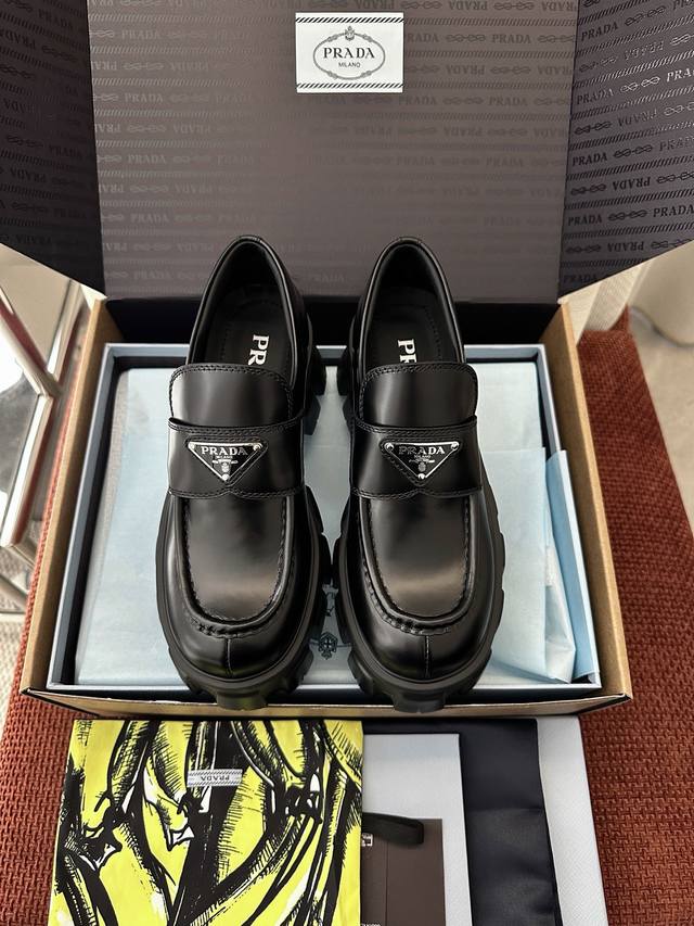 Dongguan-made *Classic Monolith Series Gear Thick-Soled Triangle Logo Loafers