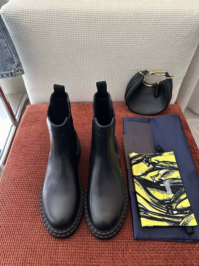 Dongguan-made *Autumn/Winter New Leather Chelsea Boots