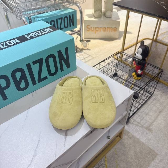 Factory direct Balenciaga round-toe slip-on mules, closed-toe sandals, size 35-