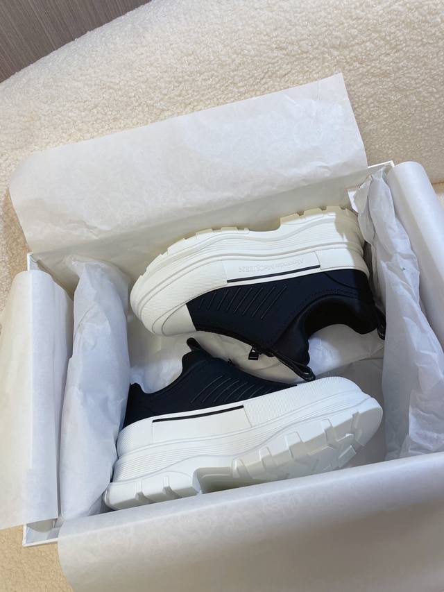 Alexander McQueen New Tread Slisck Moto Functional Ankle Boots; Elastic Shoes; C