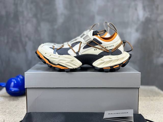 Authentic 15th Generation Balenciaga Item (Exclusive Version) Sizes: 35, 36, 37,