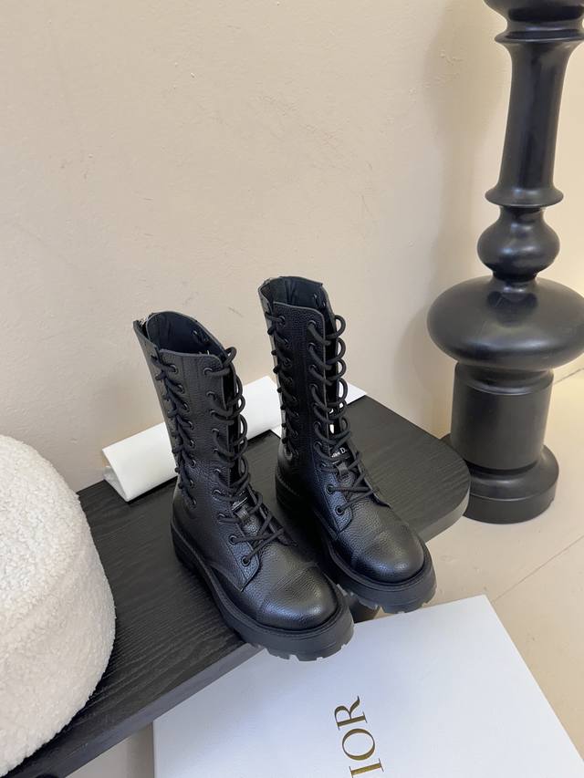 Dior 25 New Lace-up Martin Boots A new addition to the 25 Early Spring Ready-to-
