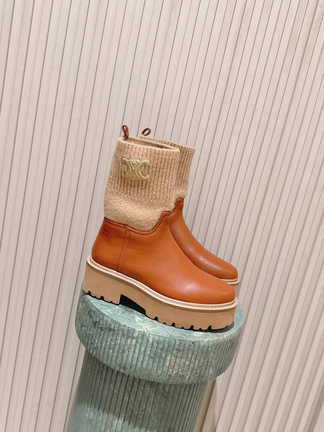 Top Version: Celine 25 Fall/Winter Boots These boots are very fashionable, comfo