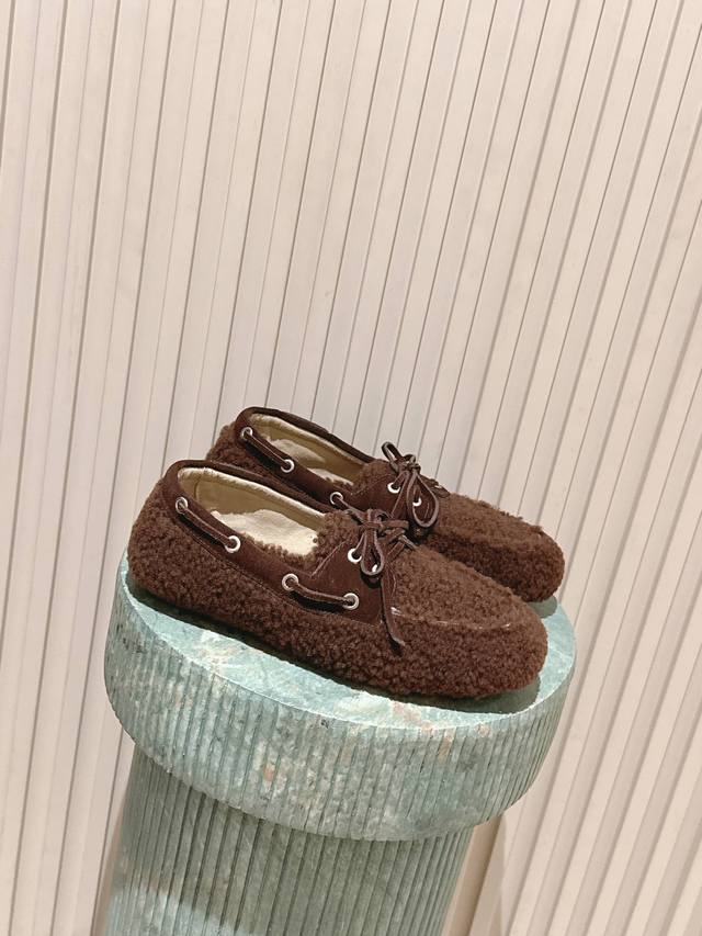 Top-tier version: Miu Miu 2025S new furry shoe series, a versatile and stylish i