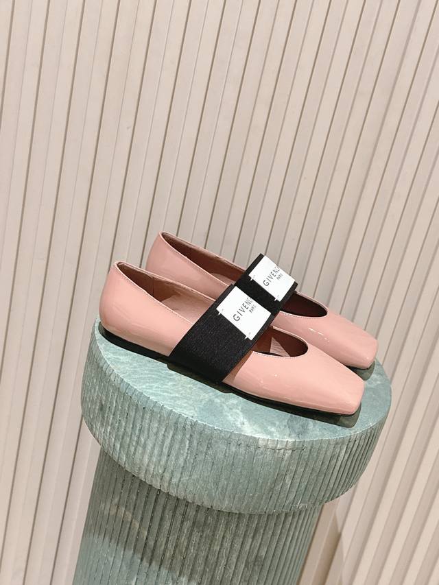 Top Version: Givenchy Ballerina Ballet Flats - Retro True Red Square toe, effort