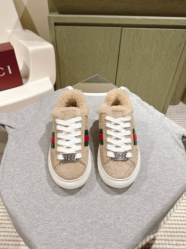 Men's size 10 Gucci 224 Upgraded version of couple's white sneakers, a hot item