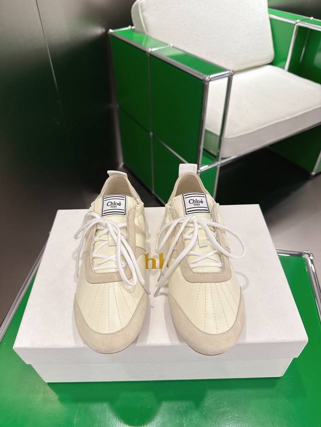 K018 Chloe New Cortez Training Shoes These new athletic shoes feature a leather