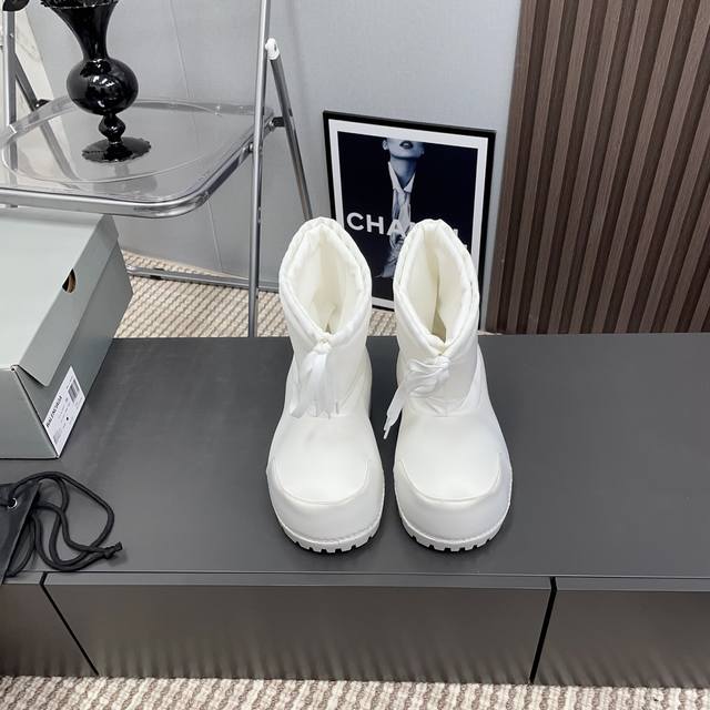 Factory Direct: Exclusive Top-Tier Version of Balenciag Mid-Winter Snow Boots (