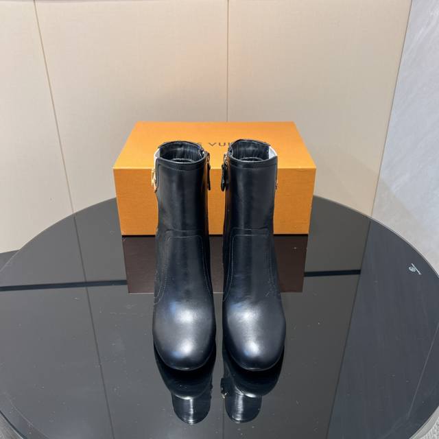 Factory Direct: Exclusive Top-Tier Version LV 2025 Early Autumn New Fashion Boo