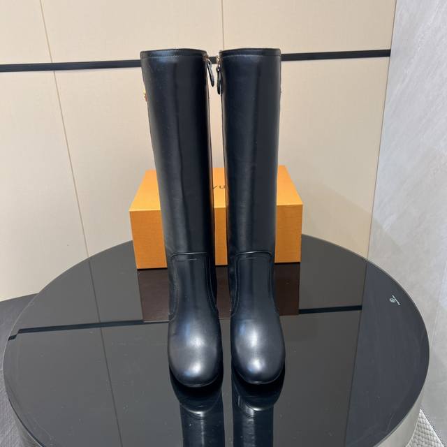 Factory Direct: Exclusive Top-Tier Version LV 2025 Early Autumn New Fashion Boo