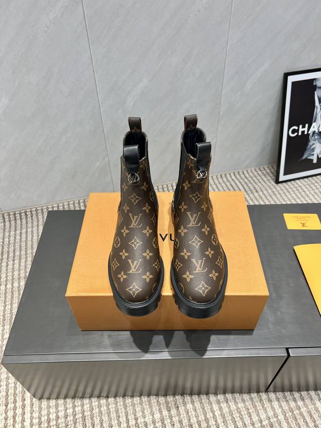 Factory Direct: Exclusive Top-Tier Version L*V 2025 VS Early Autumn Latest Hot-