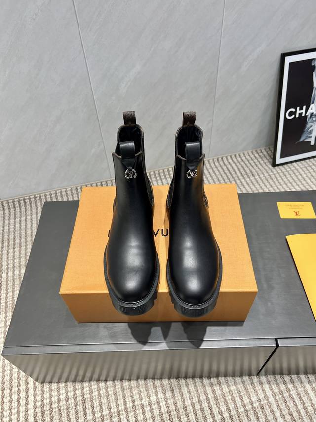 Factory Direct: Exclusive Top-Tier Version L*V 2025 VS Early Autumn Latest Hot-