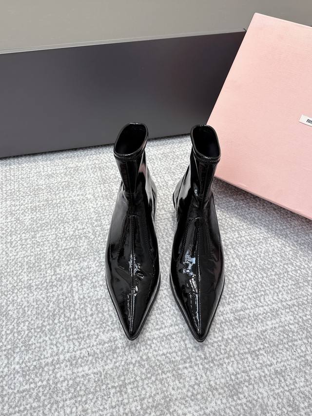 Retail-grade Miu Mi* 2025 Autumn/Winter New Fashion Women's Boots Fantastic! Thi