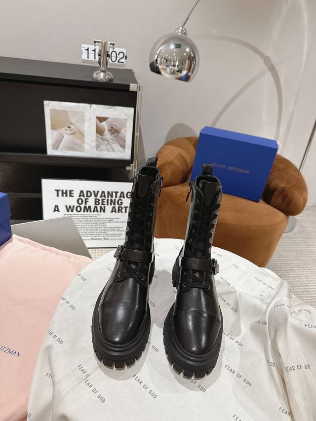 Dongguan-made Stuart Weitzman Soho knee-high boots feature an eye-catching Soho