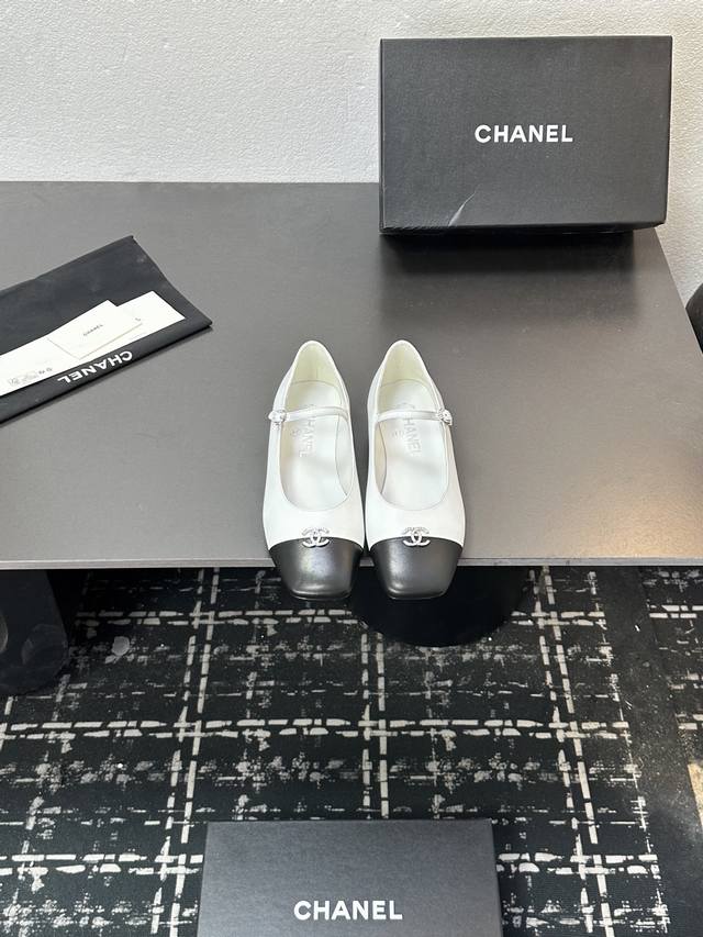 Chanel~~Chanel Classic Versatile Flat Mary Jane Shoes A super popular Mary Jane