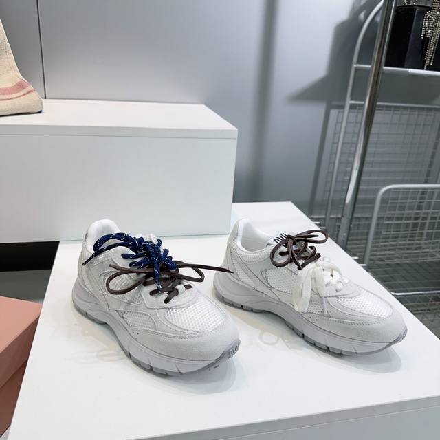 High-quality factory! Top quality Miu Miu Spring/Summer 2025 new retro distress