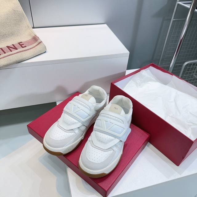 High-quality factory release! Top-quality couple's sneakers series Valentino 20