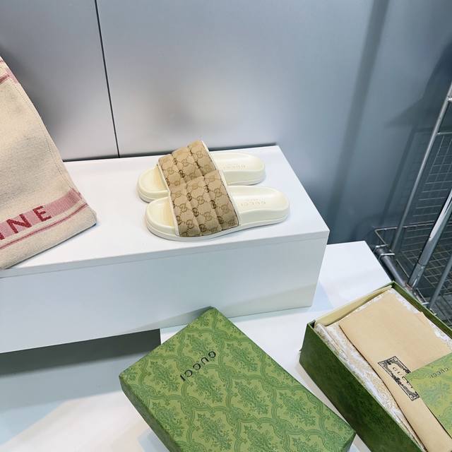 High-quality factory! Top quality Gucci Spring/Summer 2025 new beach sandals, l