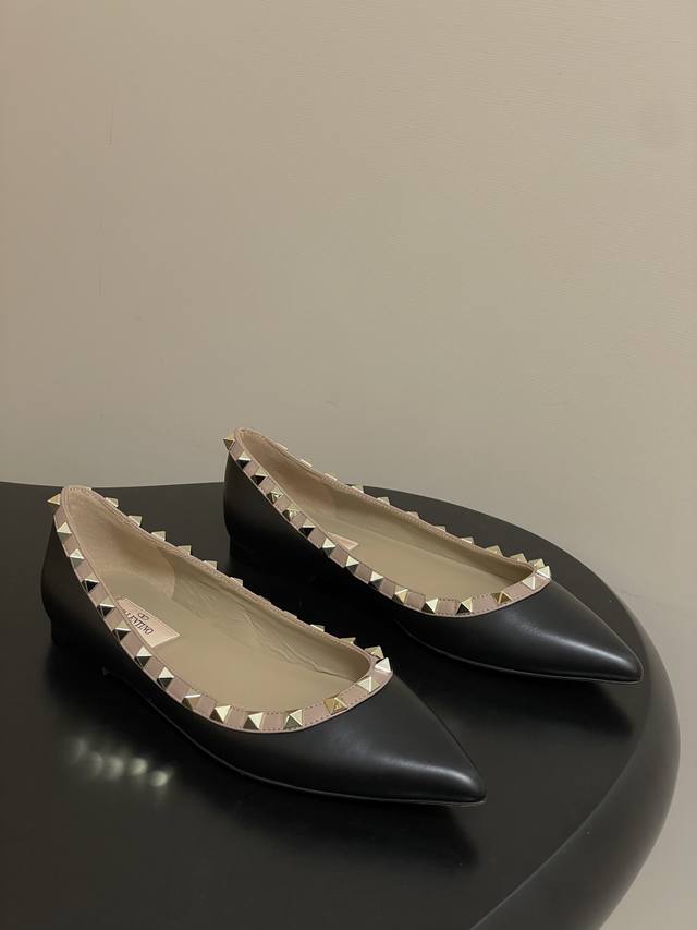 Top Quality Valentino Classic Rockstud Studded Ballet Flats Pointed Toe Shoes Th