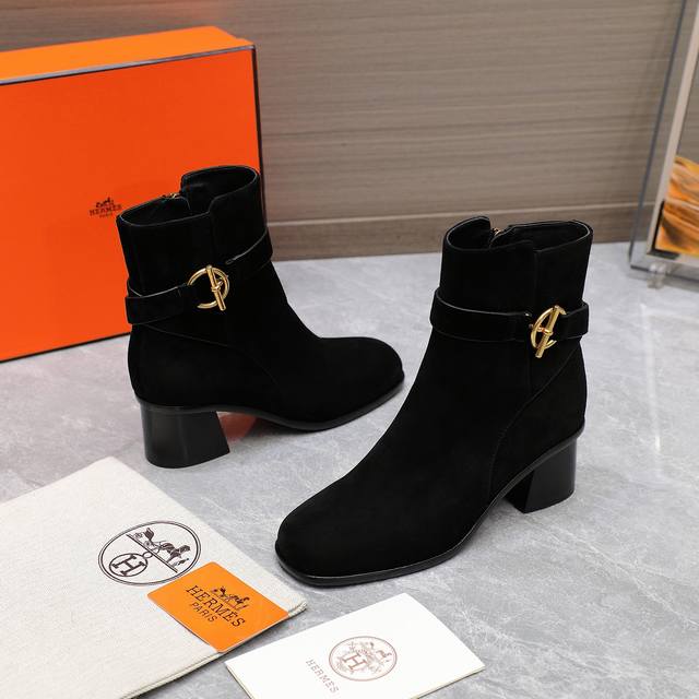 Hermes Autumn/Winter Frenchie Kelly Buckle Ankle Boots. Made from premium top-gr