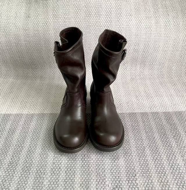 Correct version is here! Factory direct price molded sole. Factory direct price