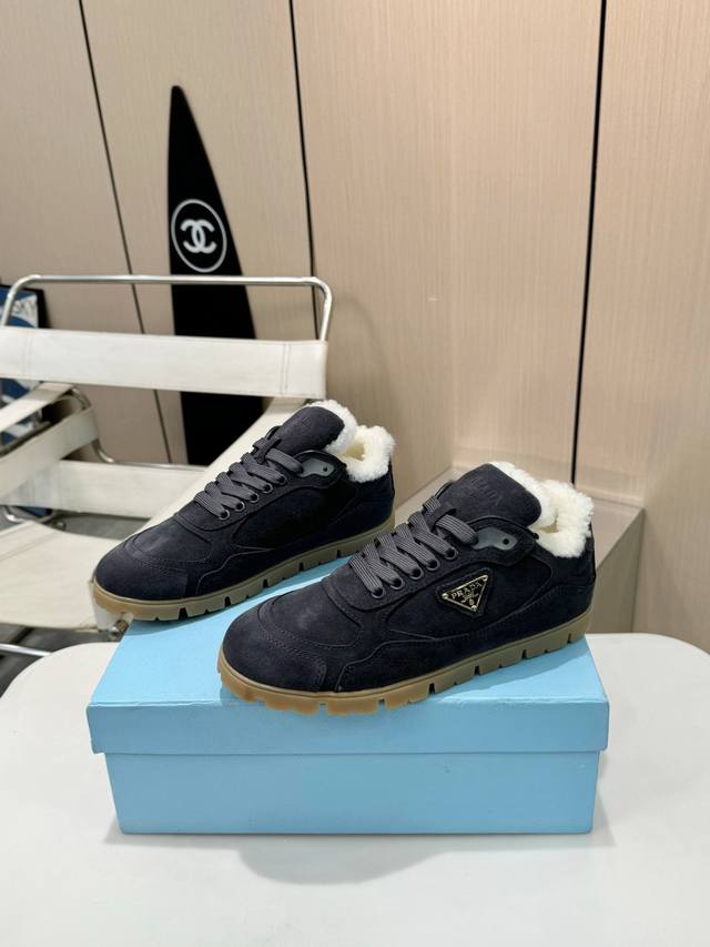 Men's +10 Prada Fashionable Couple Must-Have Prada Casual Shoes with Classic Tri