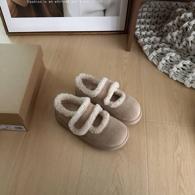 Ugg Mary Jane Velcro design, long-term relaxed feel Made of cow suede and Austra