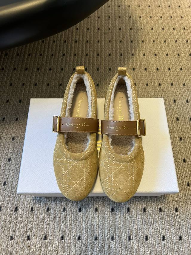 Dior 25Ss Elegant Fleece-Lined Mary Jane Flats (Retail Purchase Item) The shoes