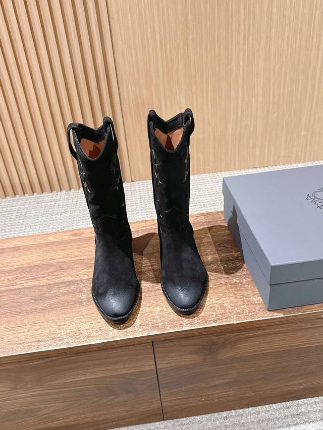 Top Version# Latest Autumn Retro Slip-on High Boots These boots incorporate slip